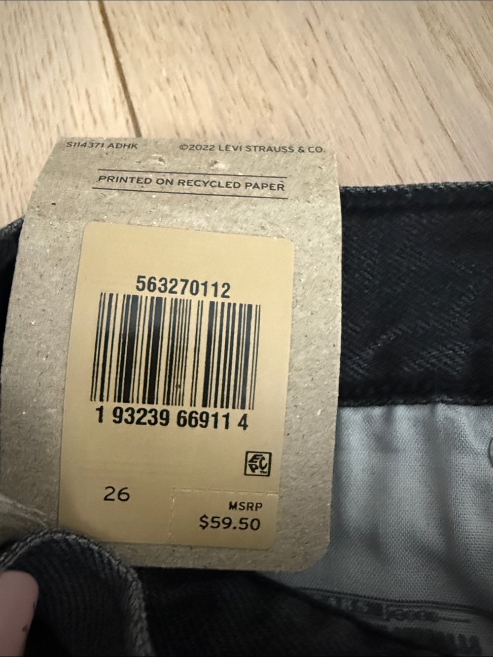 NEW Levi's Black High-Rise 501 Frayed Denim Shorts sz26 - Picture 2 of 6